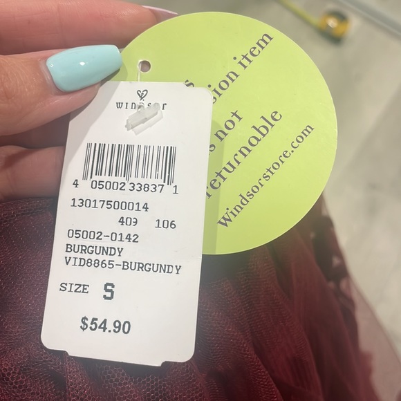 Windsor lined dress size small burgundy, color. - Picture 6 of 6